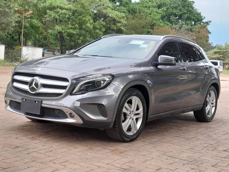 Mercedes Benz GLA 180