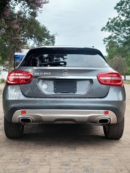 Mercedes Benz GLA 180