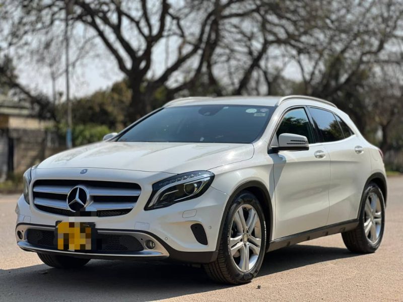 2016 MERCEDES BENZ GLA 180