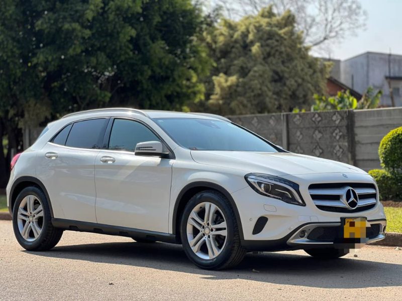 2016 MERCEDES BENZ GLA 180