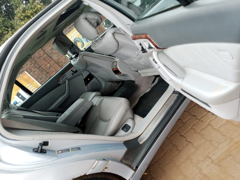 S320 Mercedes Benz W220