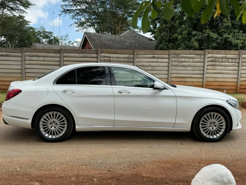 🔥 Clean 2015 Mercedes-Benz C200