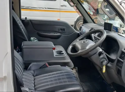 Mazda Bongo Van F8