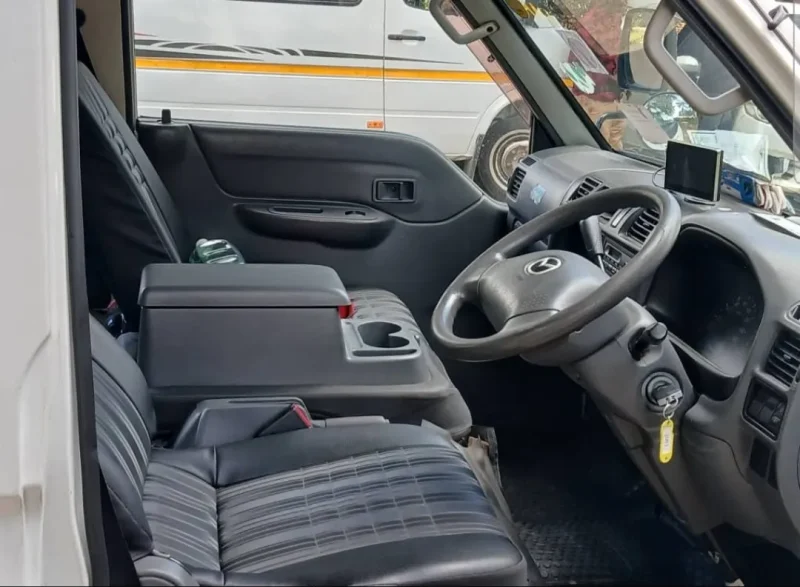 Mazda Bongo Van F8