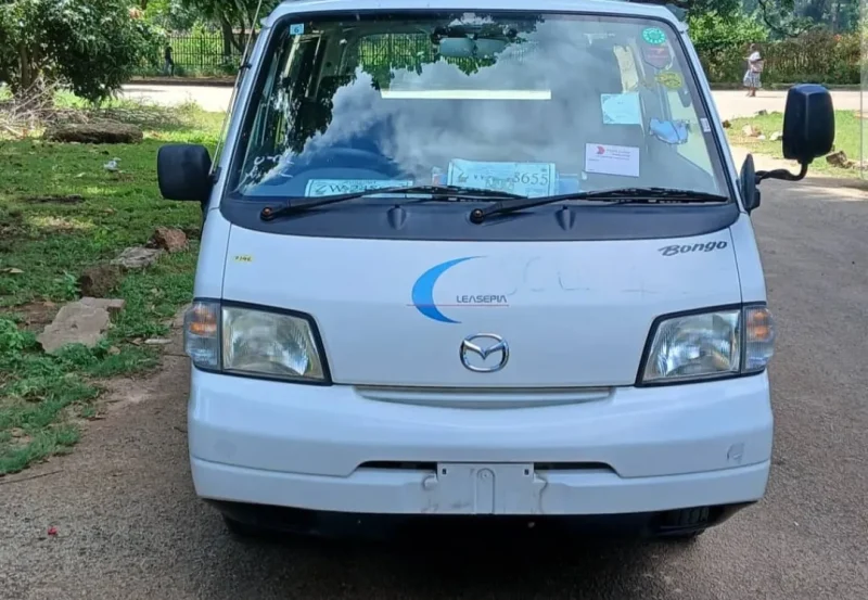 Mazda Bongo Van F8