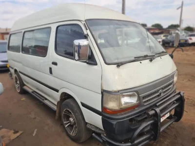 Toyota Hiace Highroof Dry 3L