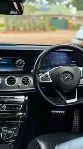 Mercedes-BenzE220d
