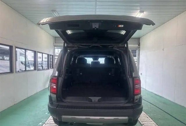 TOYOTA LAND CRUISER