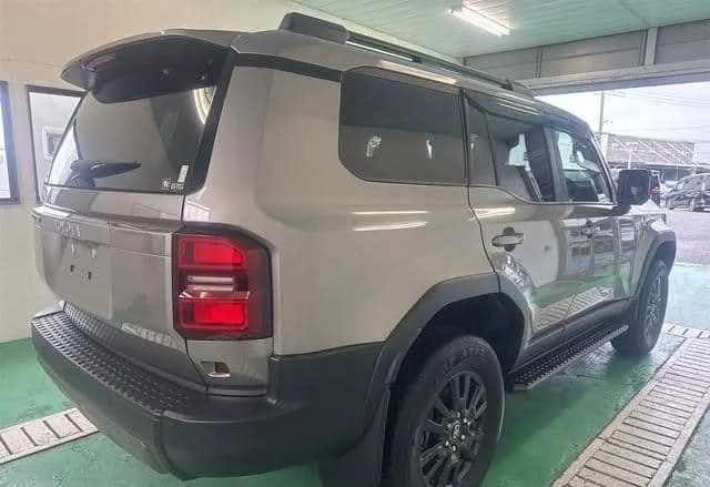 TOYOTA LAND CRUISER