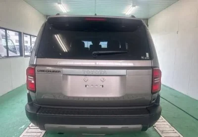 TOYOTA LAND CRUISER