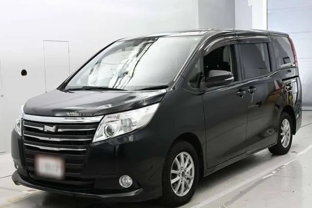 TOYOTA NOAH