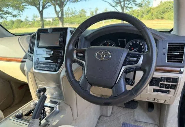 TOYOTA LAND CRUISER