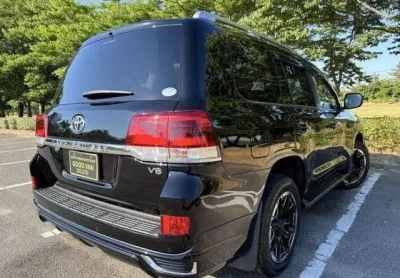 TOYOTA LAND CRUISER