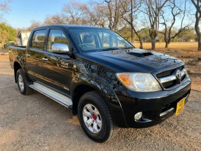 Toyota Hilux D-4D Invincible