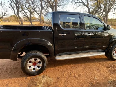 Toyota Hilux D-4D Invincible