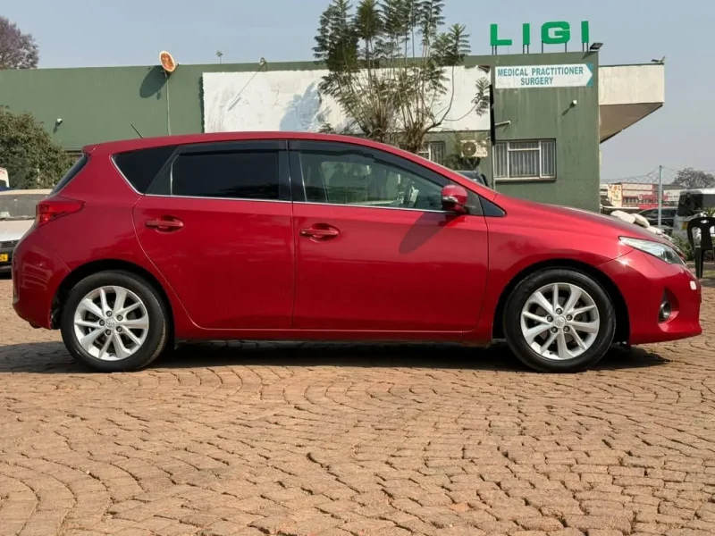 2015 Toyota Auris