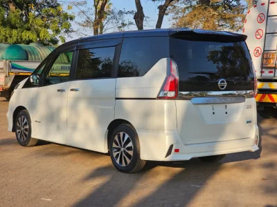 2017 Nissan Serena Hybrid