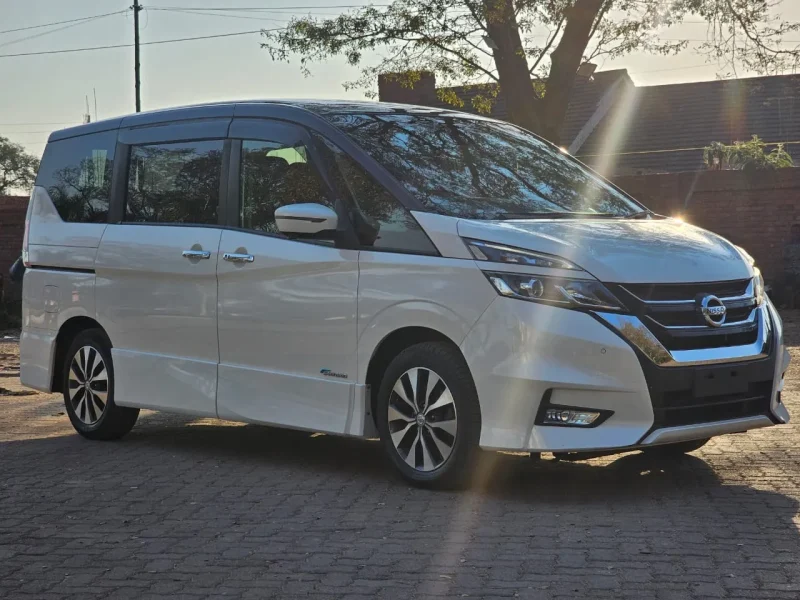 2017 Nissan Serena Hybrid