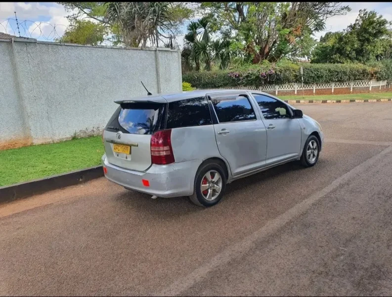 2005 Toyota Wish