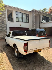 Nissan np300