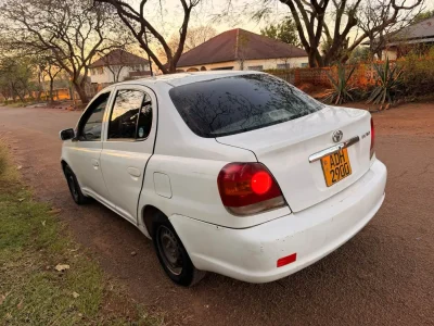 Toyota Platz 1L