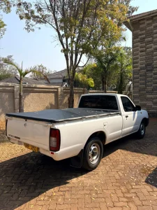 Nissan np300