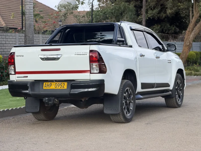 Toyota Hilux Legend 50