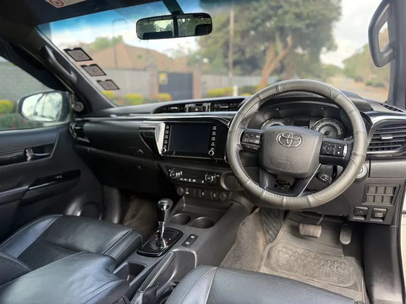Toyota Hilux Legend 50